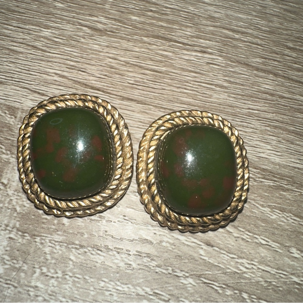 Vintage Jewelry Beautiful  Signed Sarah Coventry Pat Pend Clip On Earrings